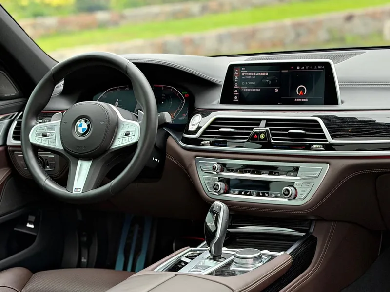 BMW 7 Series 2021 730Li M Sports suit interior photo 11