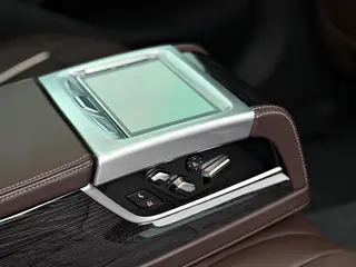 BMW 7 Series 2021 730Li M Sports suit interior photo 13