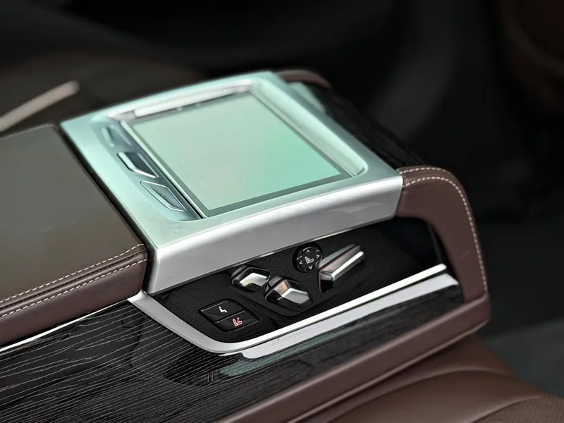 BMW 7 Series 2021 730Li M Sports suit interior photo 13