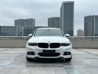 BMW 3 Series GT 2020 320i M Sports suit exterior photo 2