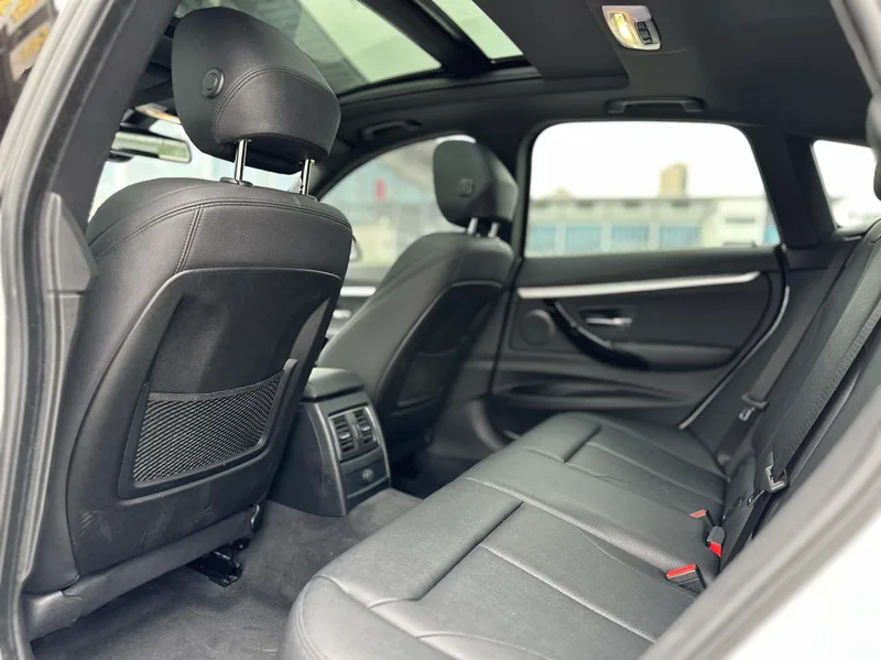 BMW 3 Series GT 2020 320i M Sports suit interior photo 14
