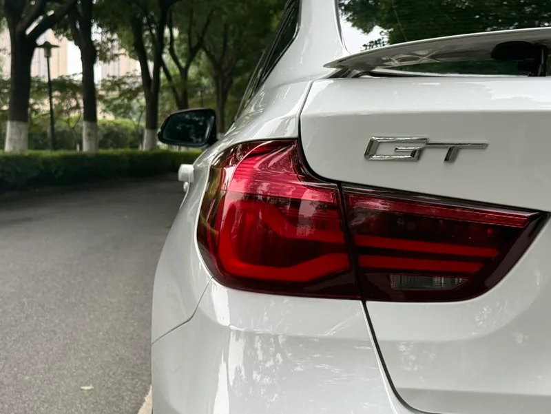 BMW 3 Series GT 2019 320i M Édition de nuit sportive Yao intérieur photo 12