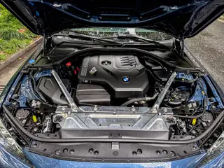 BMW 4 Series 2022 425i M Sports suit interior photo 15