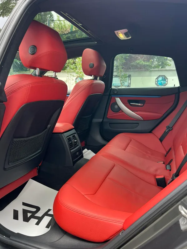 BMW 4 Series 2020 425i Gran Coupe M Sports Obsidian Night Edition interior photo 18