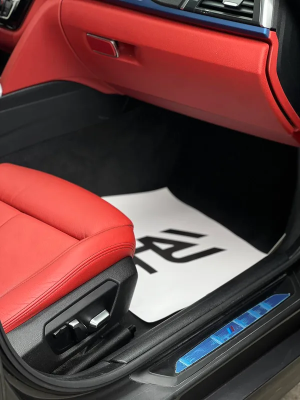 BMW 4 Series 2020 425i Gran Coupe M Sports Obsidian Night Edition interior photo 20