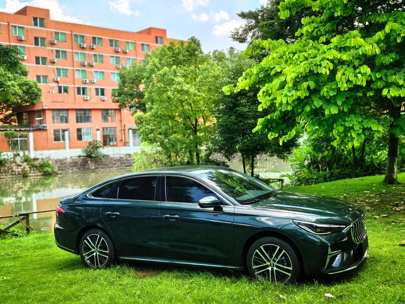 Geely Emgrand 2026 5th Gen 1.5T DCT Flagship exterior photo 3