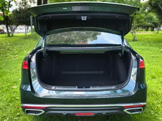 Geely Emgrand 2026 5th Gen 1.5T DCT Flagship exterior photo 8