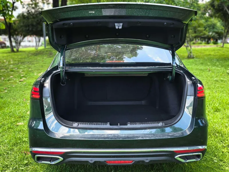 Geely Emgrand 2026 5th Gen 1.5T DCT Flagship exterior photo 8