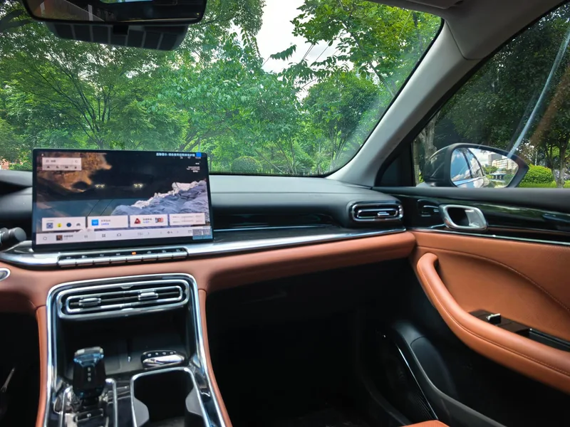 Geely Emgrand 2026 5th Gen 1.5T DCT Flagship interior photo 12