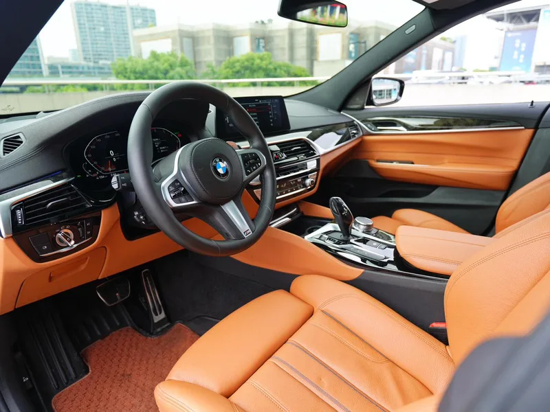 BMW 6 Series GT 2020 630i M Conjunto deportivo exterior foto 6