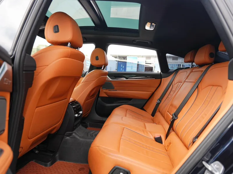 BMW 6 Series GT 2020 630i M Conjunto deportivo interior foto 8