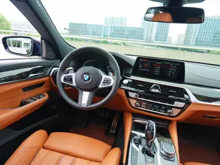 BMW 6 Series GT 2020 630i M Conjunto deportivo interior foto 11