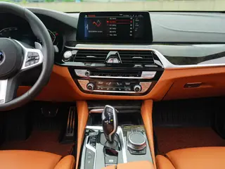 BMW 6 Series GT 2020 630i M Conjunto deportivo interior foto 13