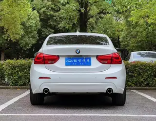 BMW 1 Series 2020 120i Fashionable exterior photo 6