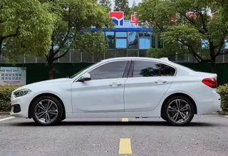 BMW 1 Series 2020 120i Fashionable exterior photo 8