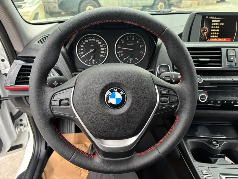 BMW 1 Series (Imported) 2015 120i Traje de diseño deportivo exterior foto 9