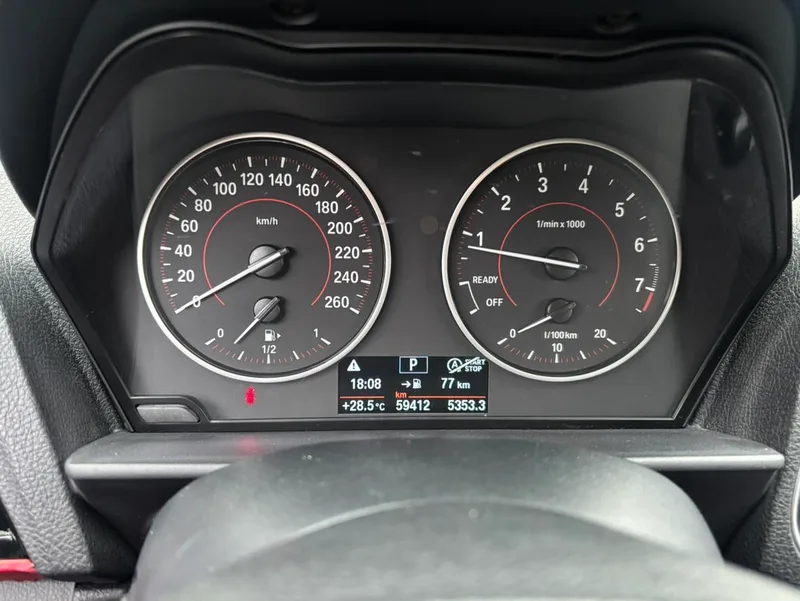 BMW 1 Series (Imported) 2015 120i Traje de diseño deportivo exterior foto 10