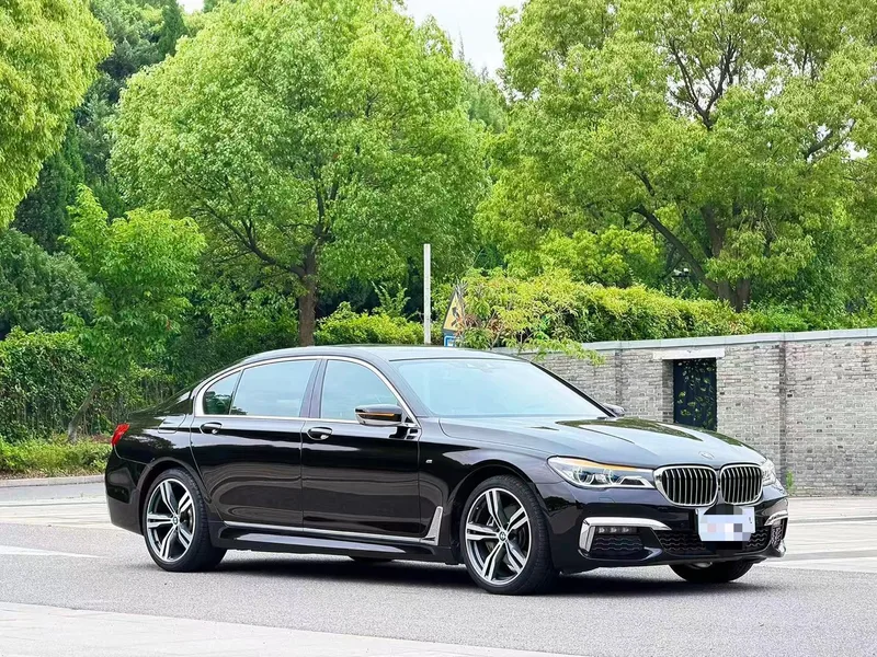 BMW 7 Series 2018 740Li xDrive Premium Class M Sports suit exterior photo 2
