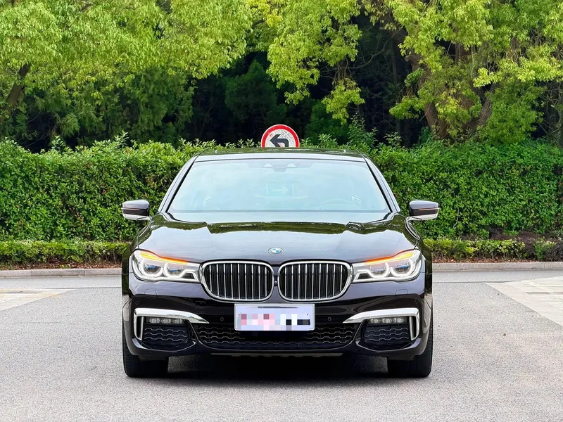 BMW 7 Series 2018 740Li xDrive Premium Class M Sports suit exterior photo 3