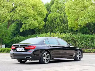 BMW 7 Series 2018 740Li xDrive Premium Class M Sports suit interior photo 6