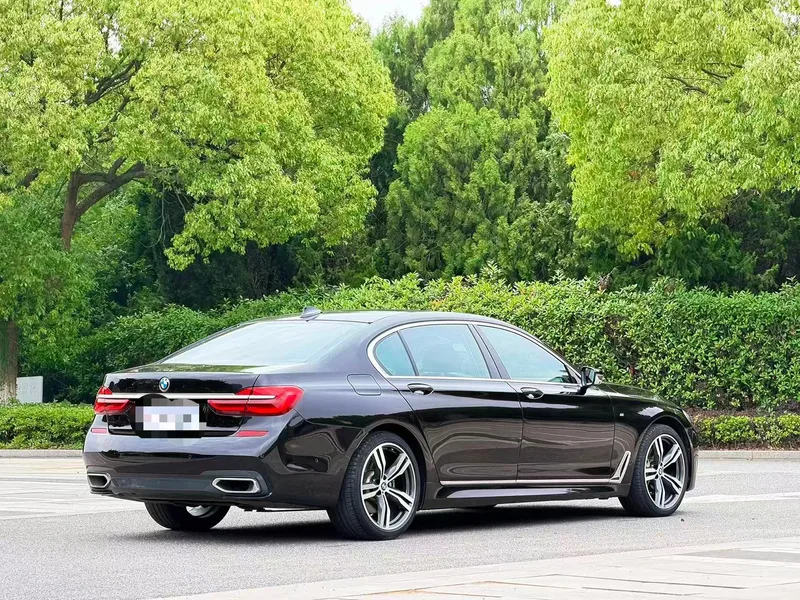 BMW 7 Series 2018 740Li xDrive Premium Class M Sports suit interior photo 6