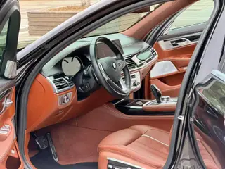 BMW 7 Series 2018 740Li xDrive Premium Class M Sports suit interior photo 7