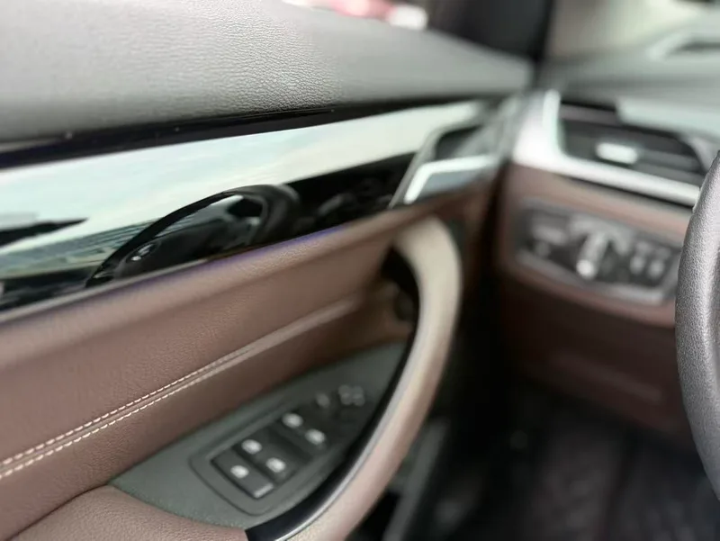 BMW X1 2020 sDrive25Li Leading Type interior photo 17