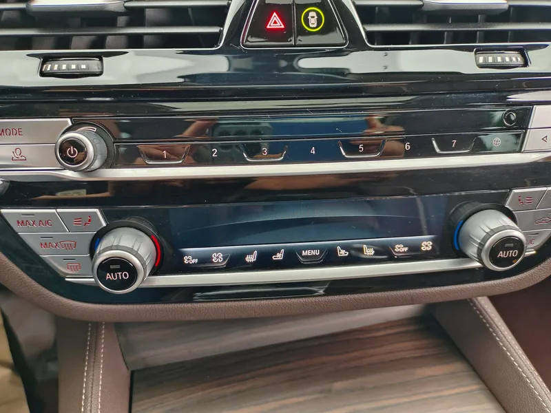 BMW 5 Series 2021 Restyling 530Li Premium Class Luxury Set interior photo 18