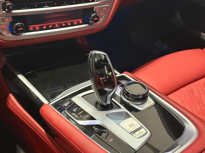 BMW 7 Series 2019 750Li xDrive V8 Роскошный набор экстерьер фото 9