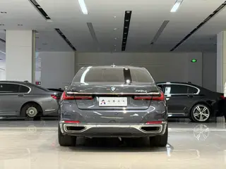 BMW 7 Series 2019 750Li xDrive V8 Роскошный набор интерьер фото 17