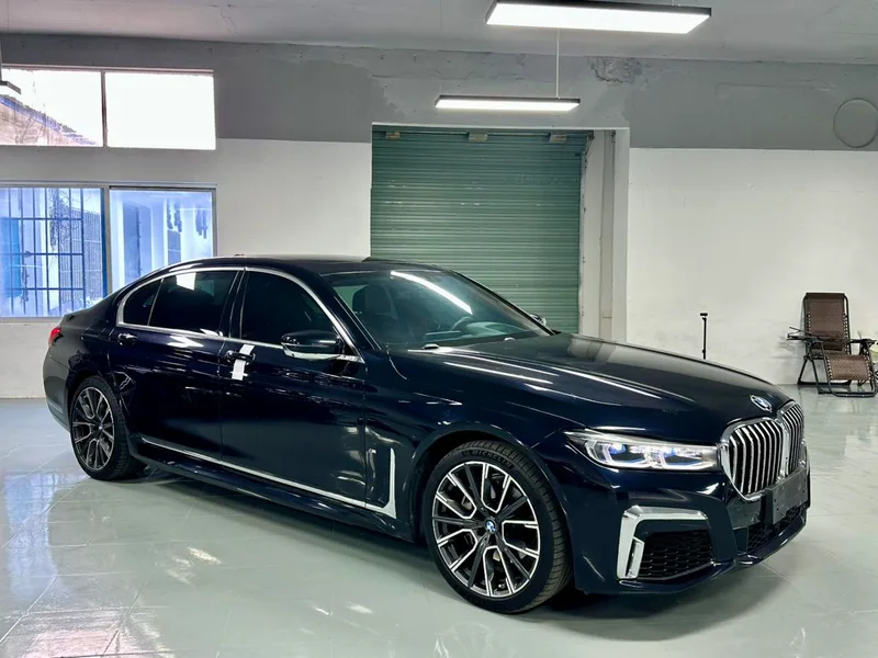 BMW 7 Series 2019 740Li xDrive Type administratif Ensemble de luxe extérieur photo 3