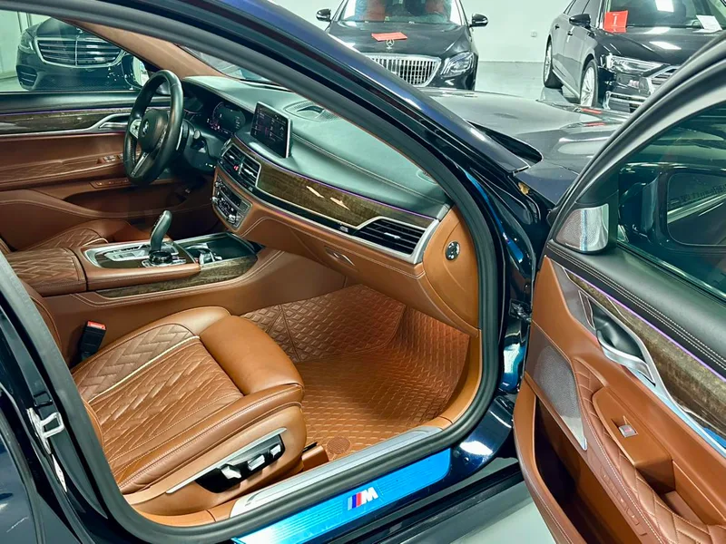 BMW 7 Series 2019 740Li xDrive Type administratif Ensemble de luxe extérieur photo 4