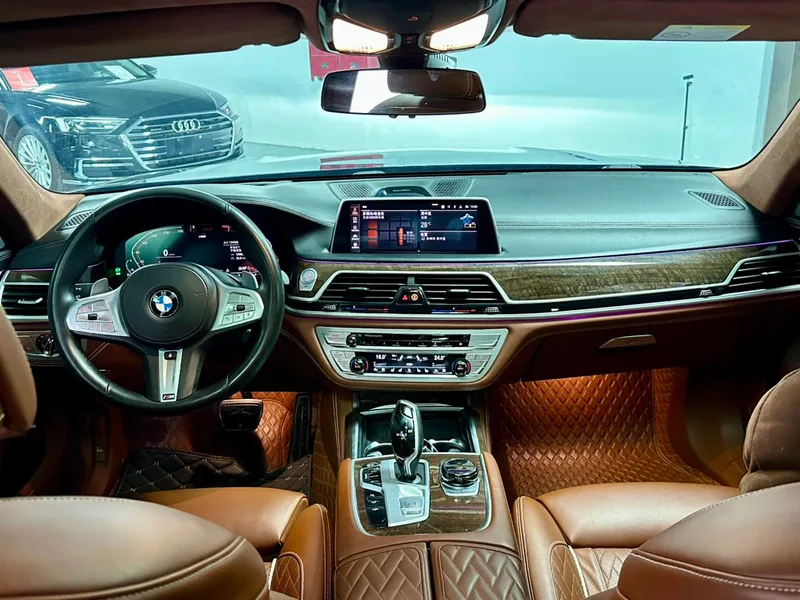 BMW 7 Series 2019 740Li xDrive Type administratif Ensemble de luxe extérieur photo 9