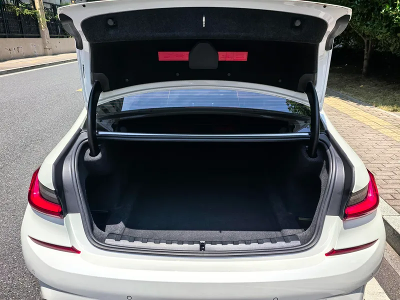 BMW 3 Series 2021 Restyling 325Li M Sports suit interior photo 14