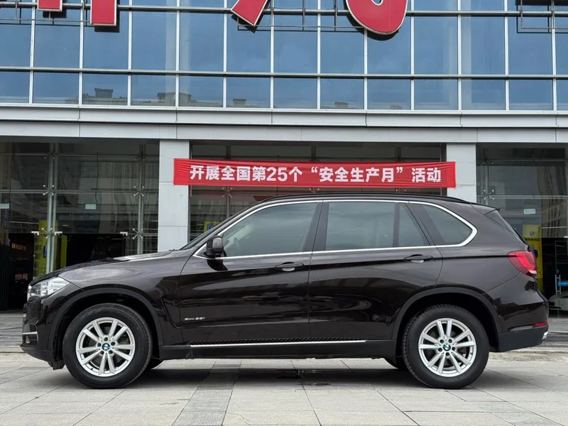 BMW X5 2015 xDrive28i exterior photo 2