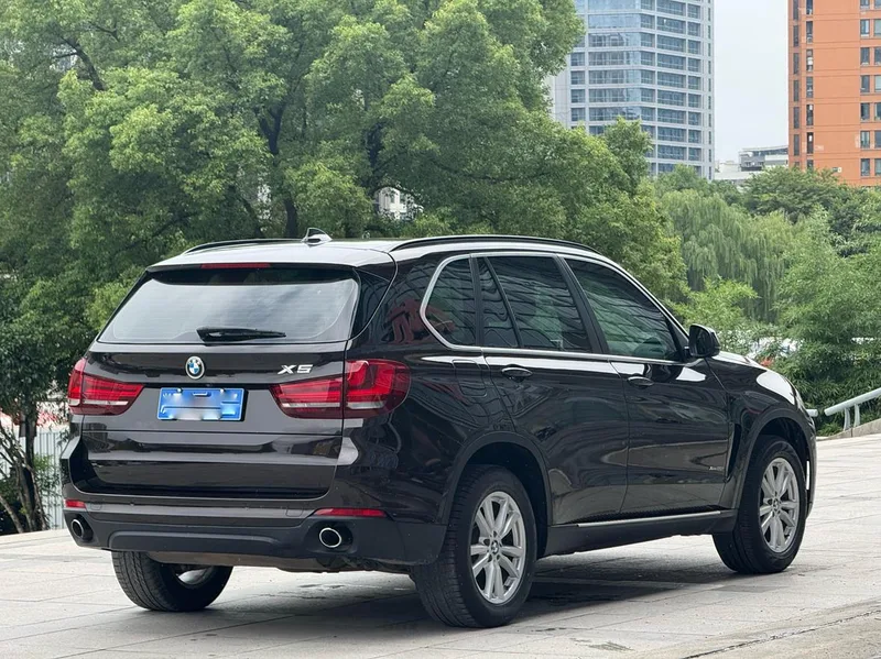 BMW X5 2015 xDrive28i interior photo 13