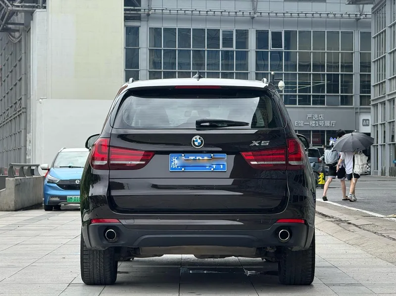 BMW X5 2015 xDrive28i interior photo 14