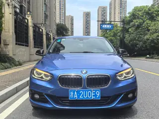 BMW 1 Series 2018 118i Sporty exterior photo 2
