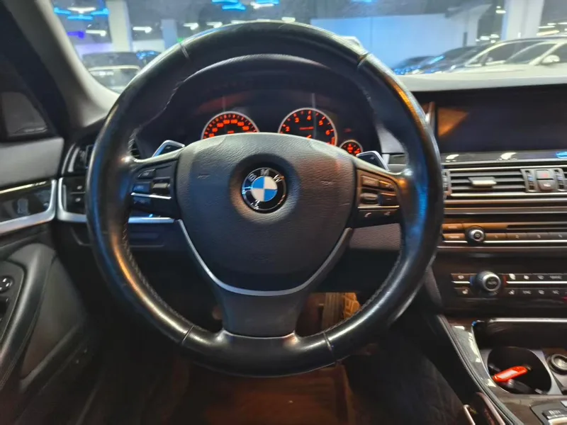 BMW 5 Series 2014 535Li Leading Type exterior photo 5