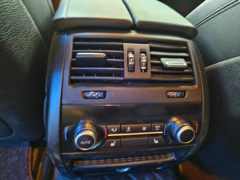 BMW 5 Series 2014 535Li Leading Type exterior photo 6