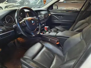 BMW 5 Series 2014 535Li Leading Type interior photo 8