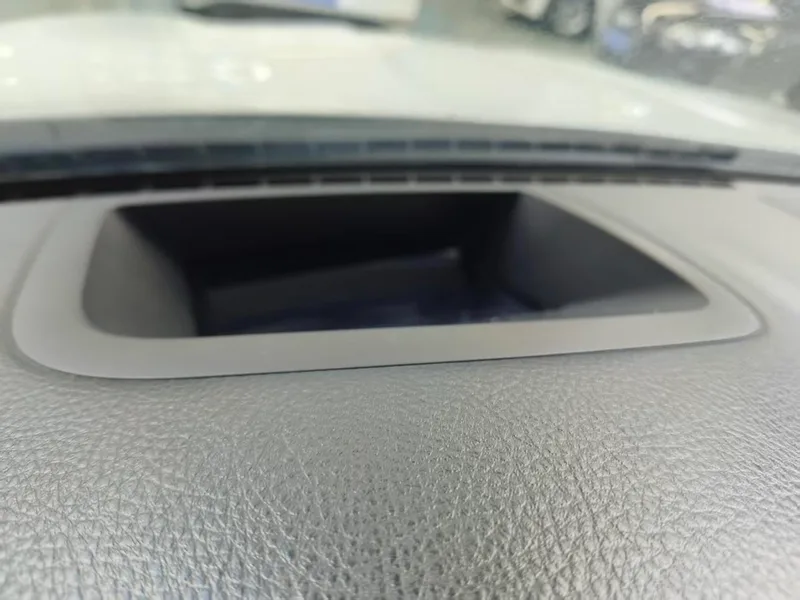 BMW 5 Series 2014 535Li Leading Type interior photo 10