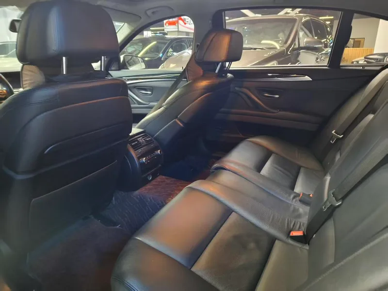 BMW 5 Series 2014 535Li Leading Type interior photo 11