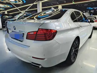 BMW 5 Series 2014 535Li Leading Type interior photo 13