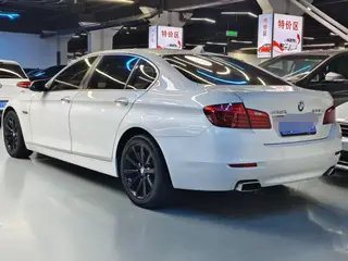 BMW 5 Series 2014 535Li Leading Type interior photo 14