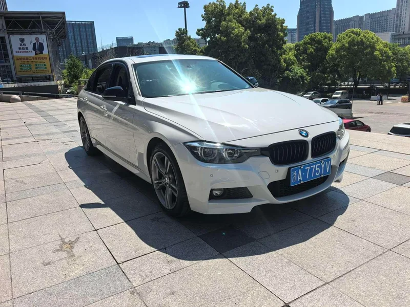 BMW 3 Series 2019 320Li M Édition de nuit sportive Yao extérieur photo 2