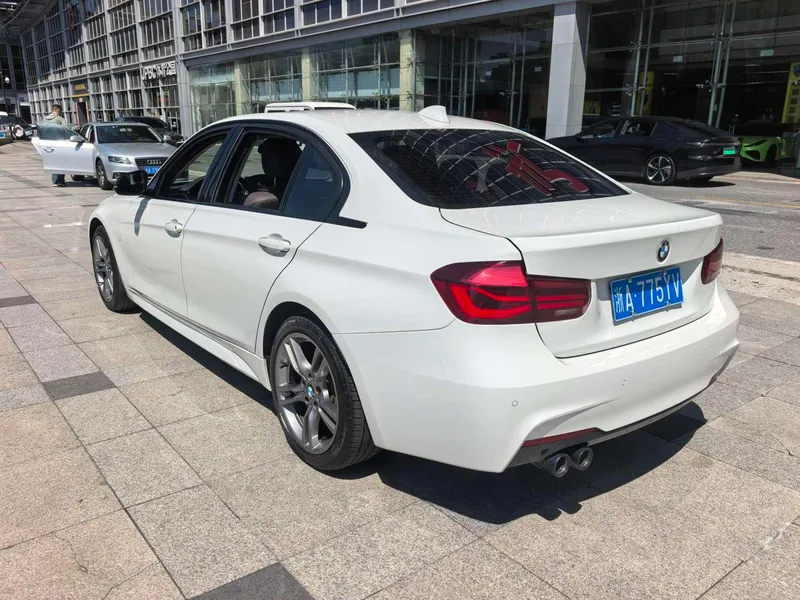 BMW 3 Series 2019 320Li M Édition de nuit sportive Yao intérieur photo 11