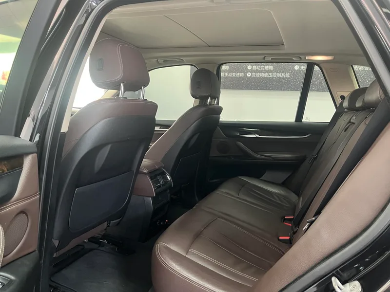 BMW X5 2014 xDrive35i Elegant style interior photo 10