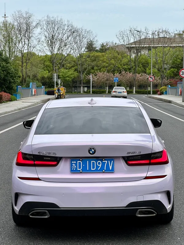 BMW 3 Series 2021 325i M Sports suit interior photo 9