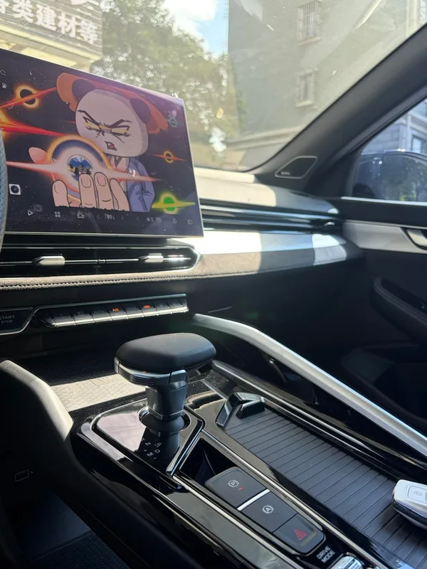 Geely Preface 2025 2.0T Oriental Yao full moon version interior photo 9